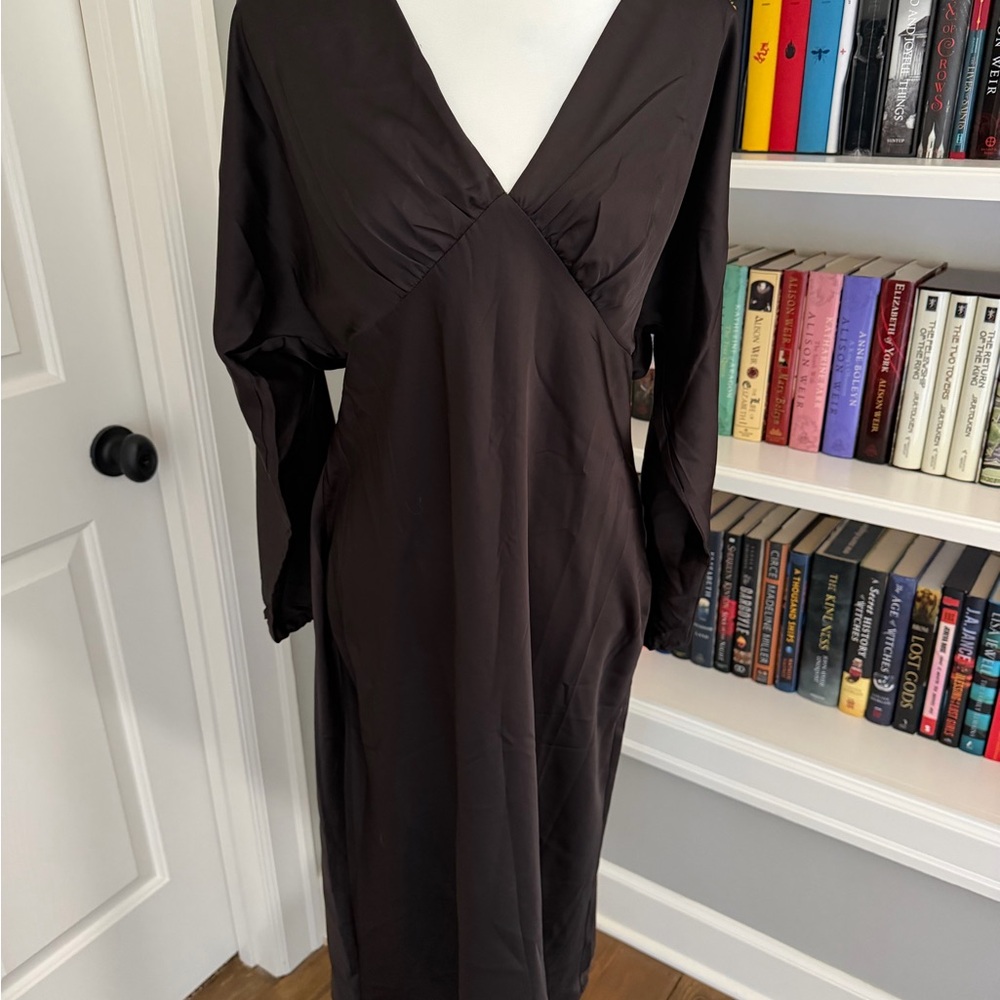 Banana Republic Black V-Neck Long Sleeve Midi Dress